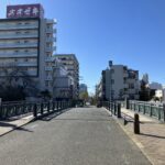 ４．そのまま直進し、石島橋を渡ります。